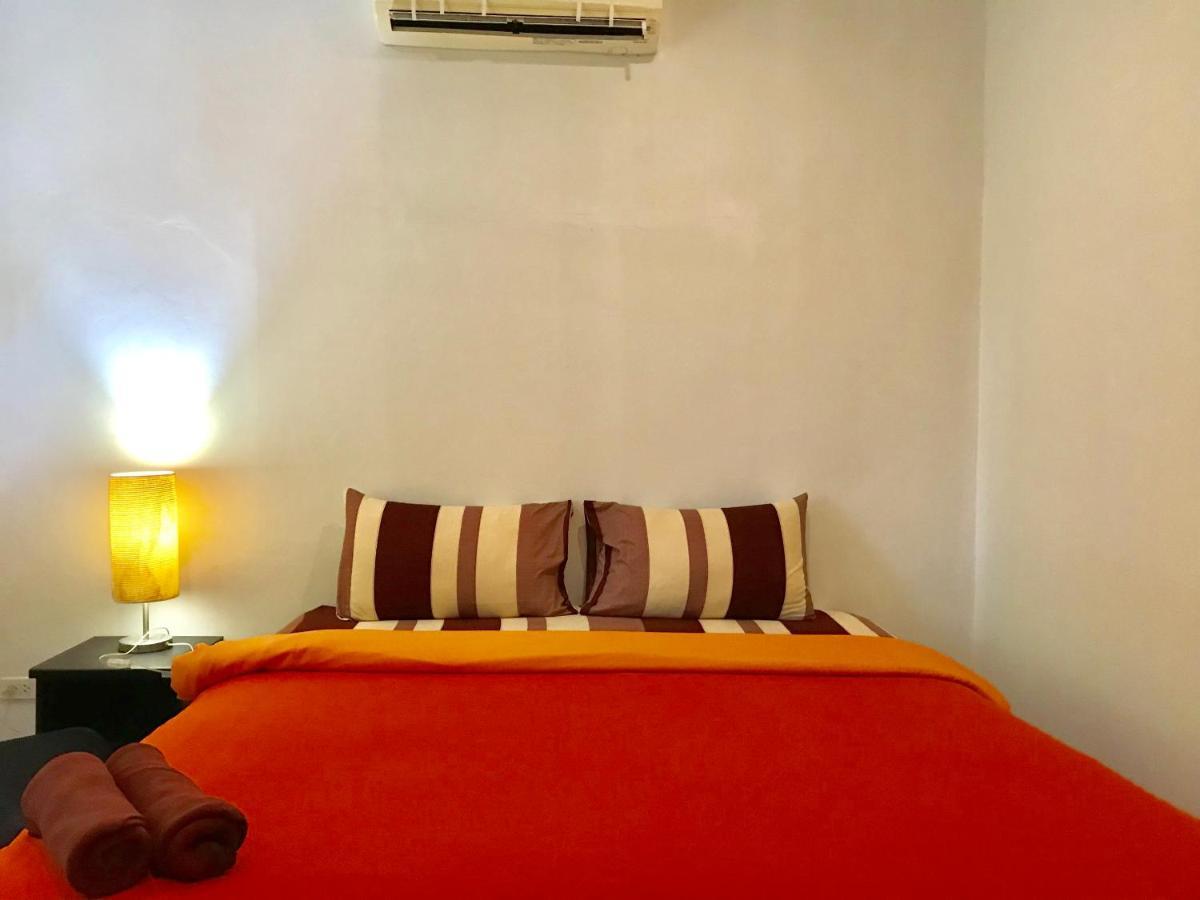 Hiranyika Cafe & Bed Hostel Ко Самуи Екстериор снимка